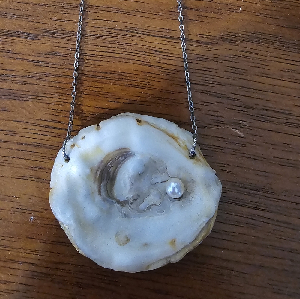 Elegant Pearl and Oyster Shell Pendant Necklace